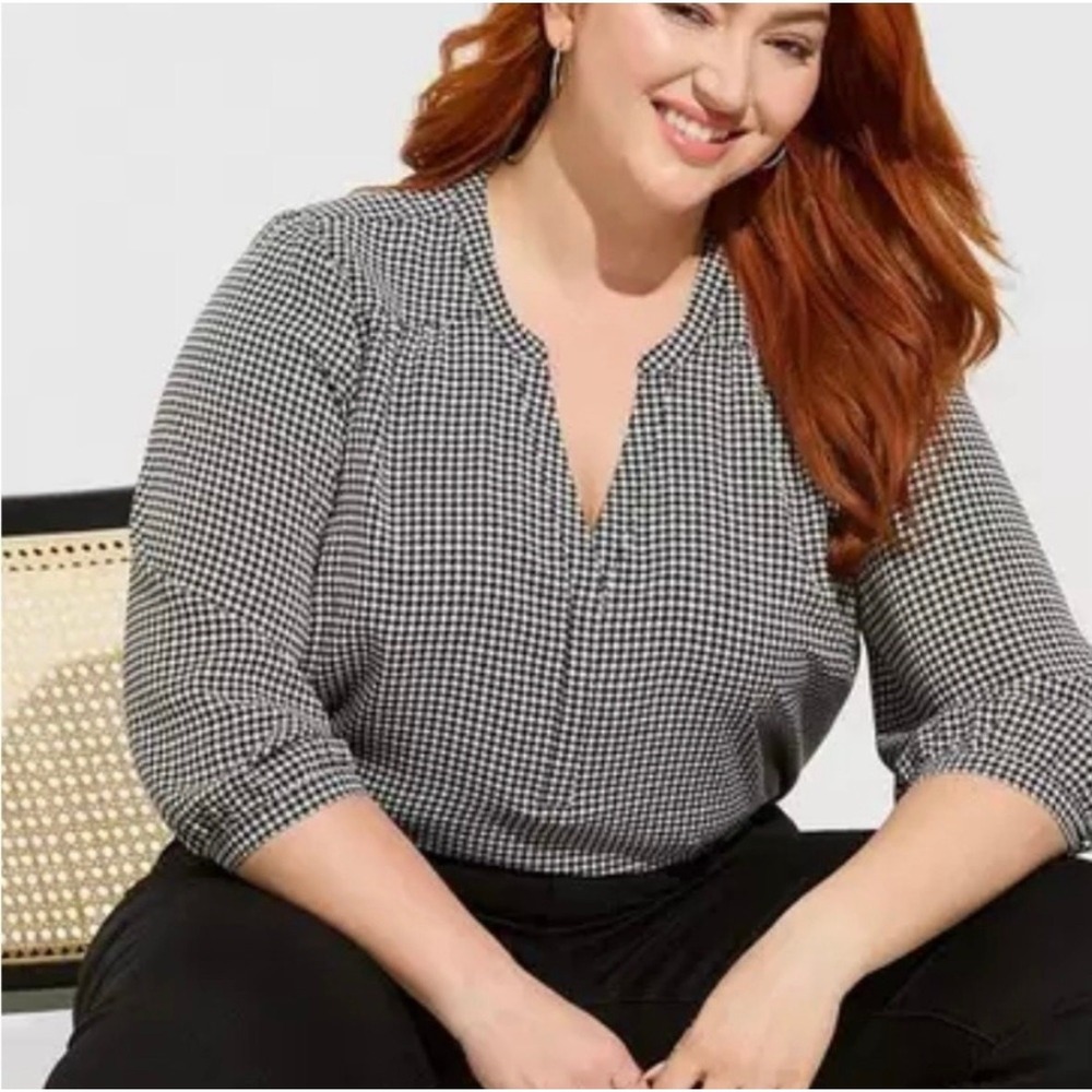 Torrid Harper Blouse Black White Houndstooth Split Neck 3/4 Sleeve Top Size 2